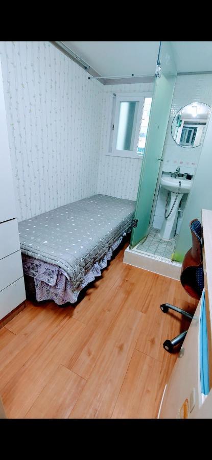 Capsule hotel Happyhouse *