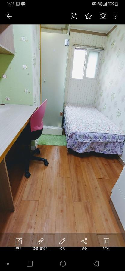 Capsule hotel Happyhouse