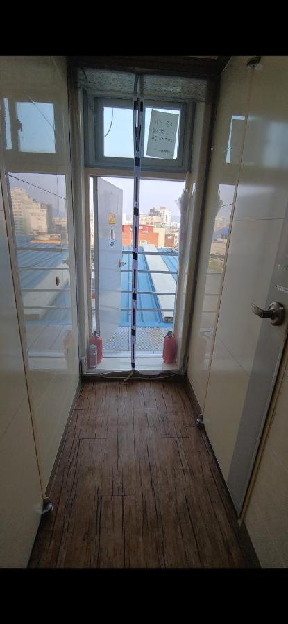 Happyhouse Capsule hotel *